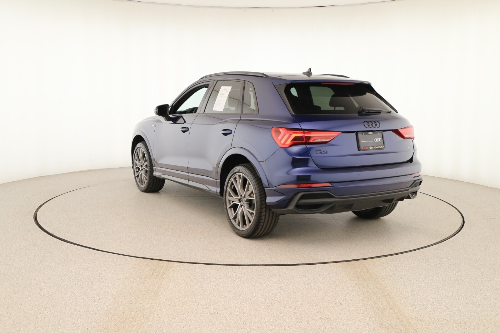 2025 Audi Q3 S line Premium Plus photo 4