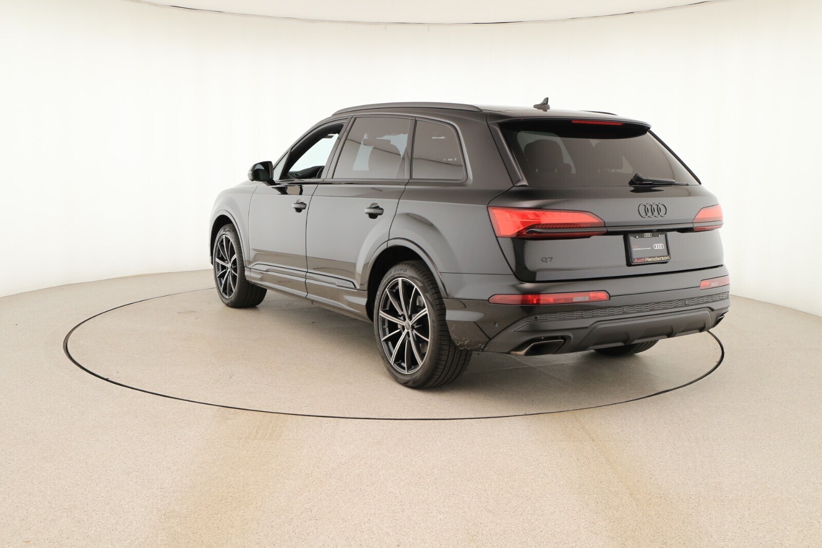 2025 Audi Q7 45 Premium Plus photo 4