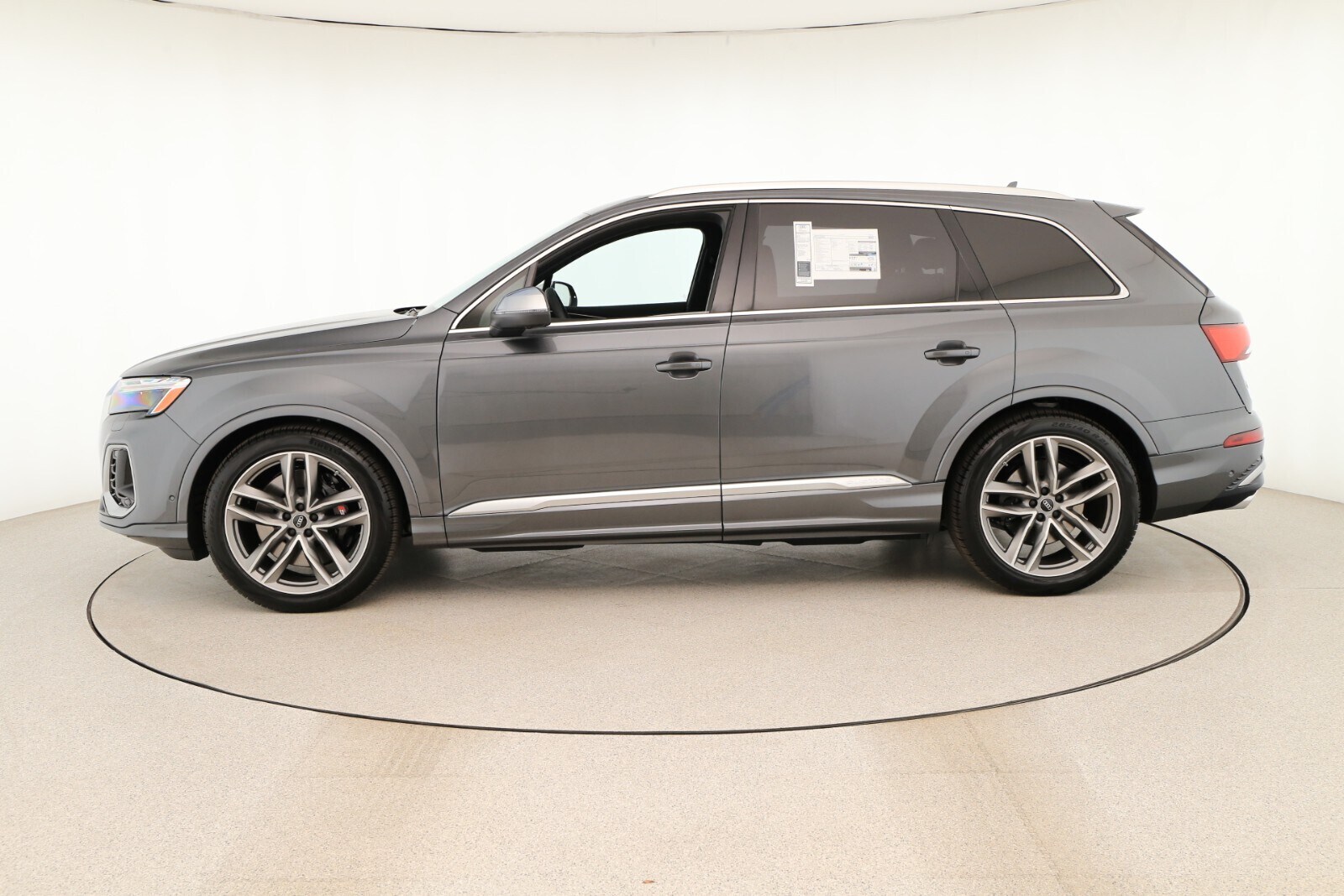 2025 Audi SQ7 Premium Plus photo 2