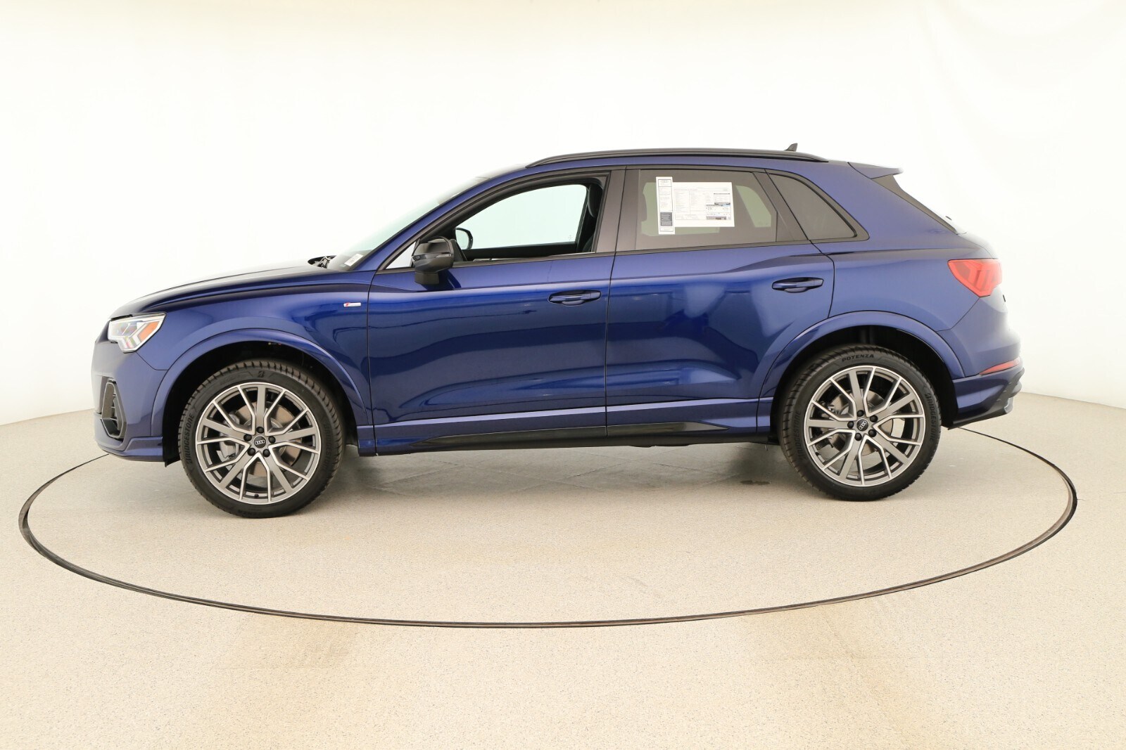 2025 Audi Q3 Premium Plus photo 2