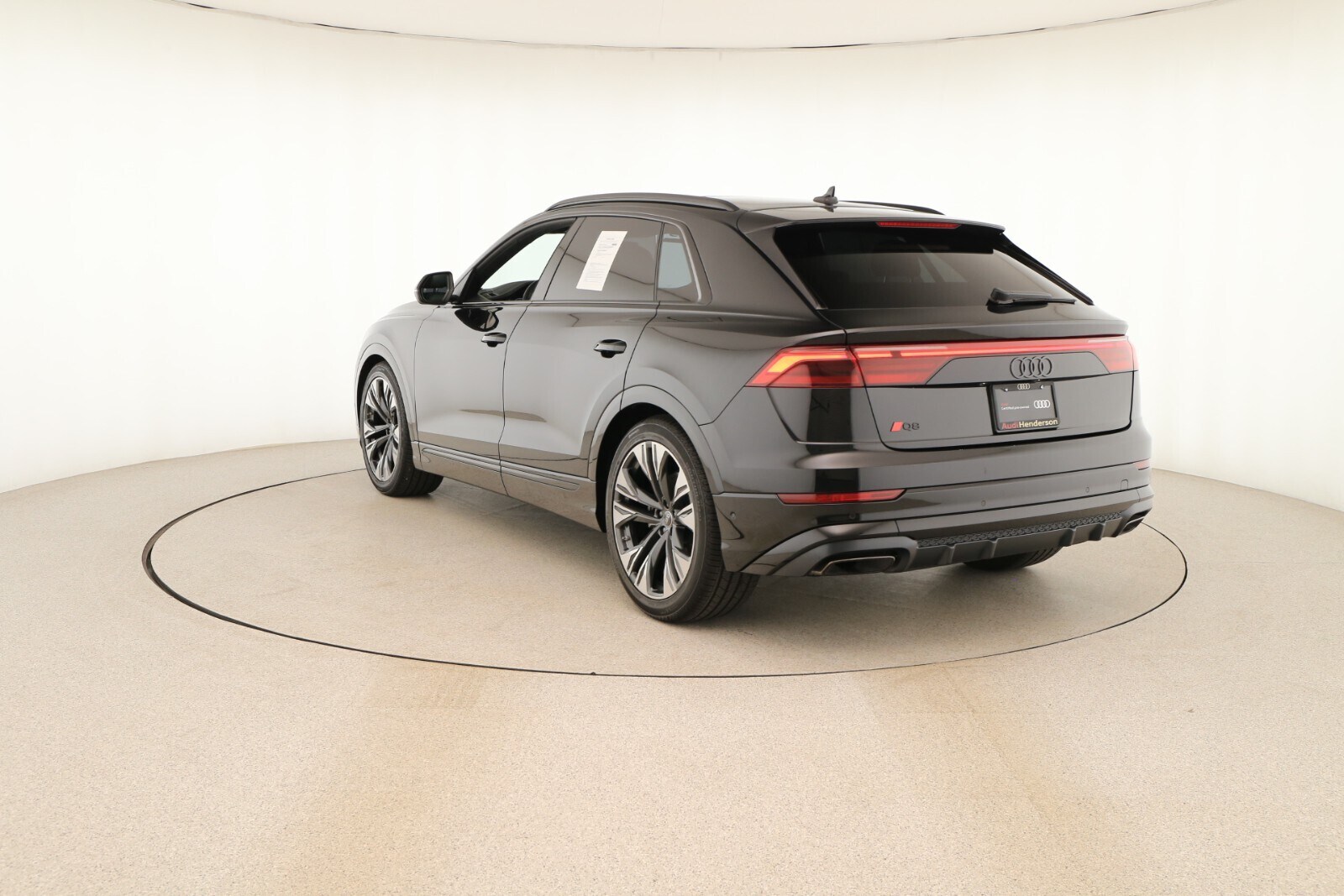 2025 Audi Q8 55 Prestige photo 4