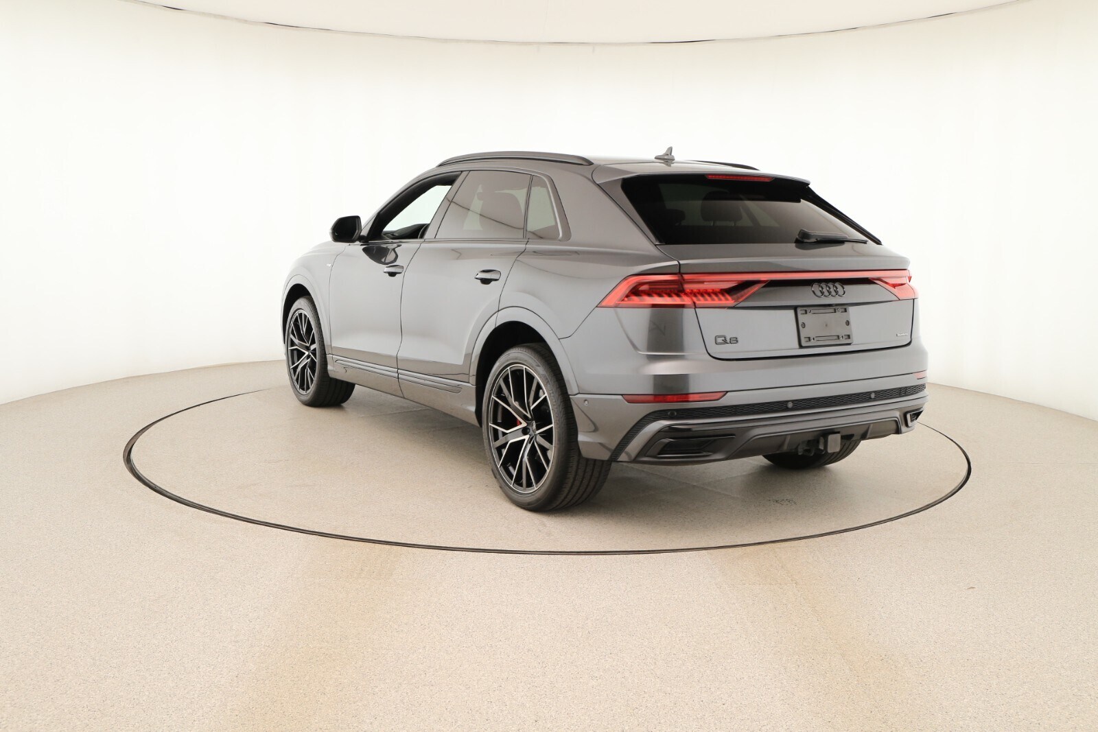 2021 Audi Q8 55 Premium Plus photo 4