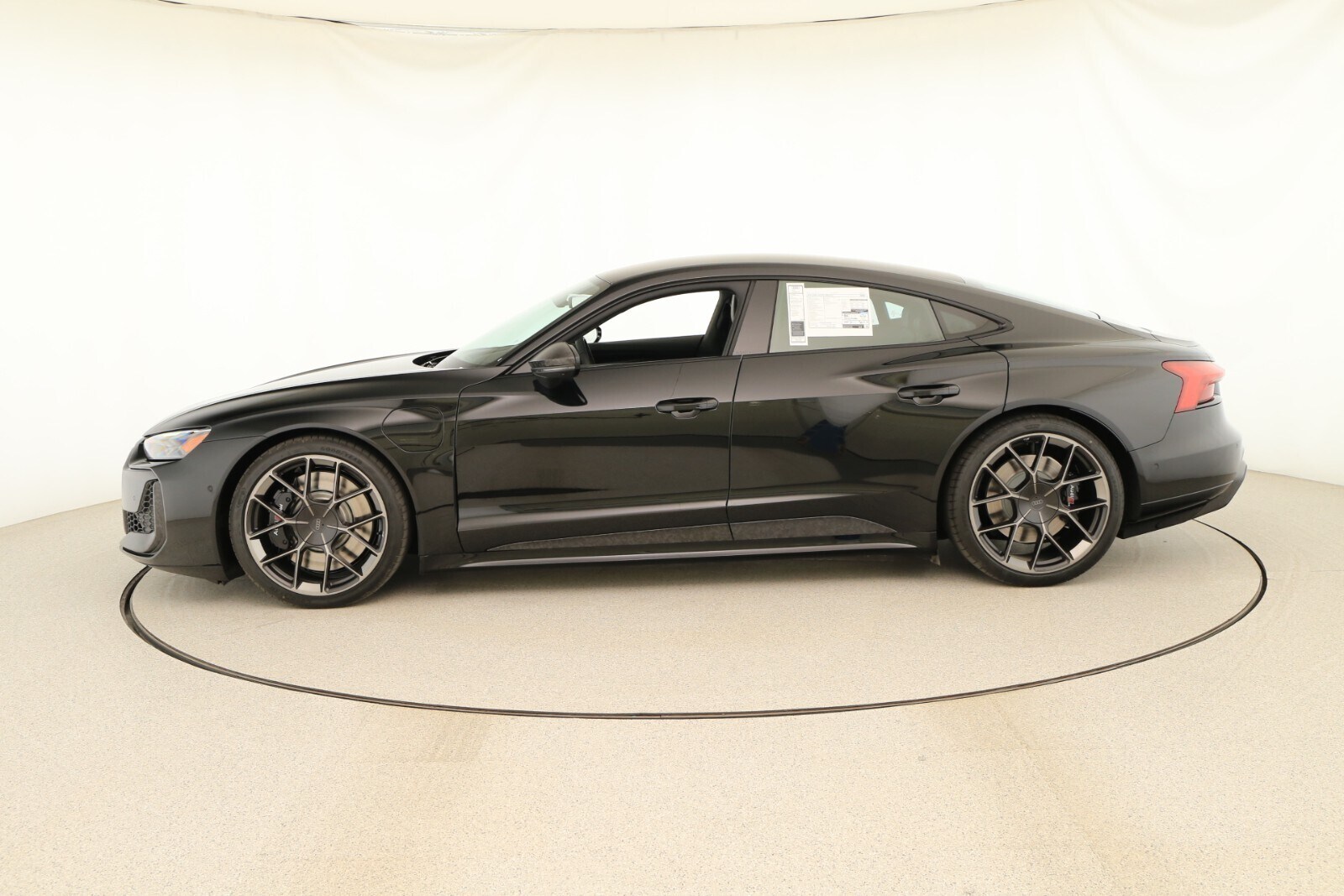 2025 Audi RS e-tron GT Base photo 2