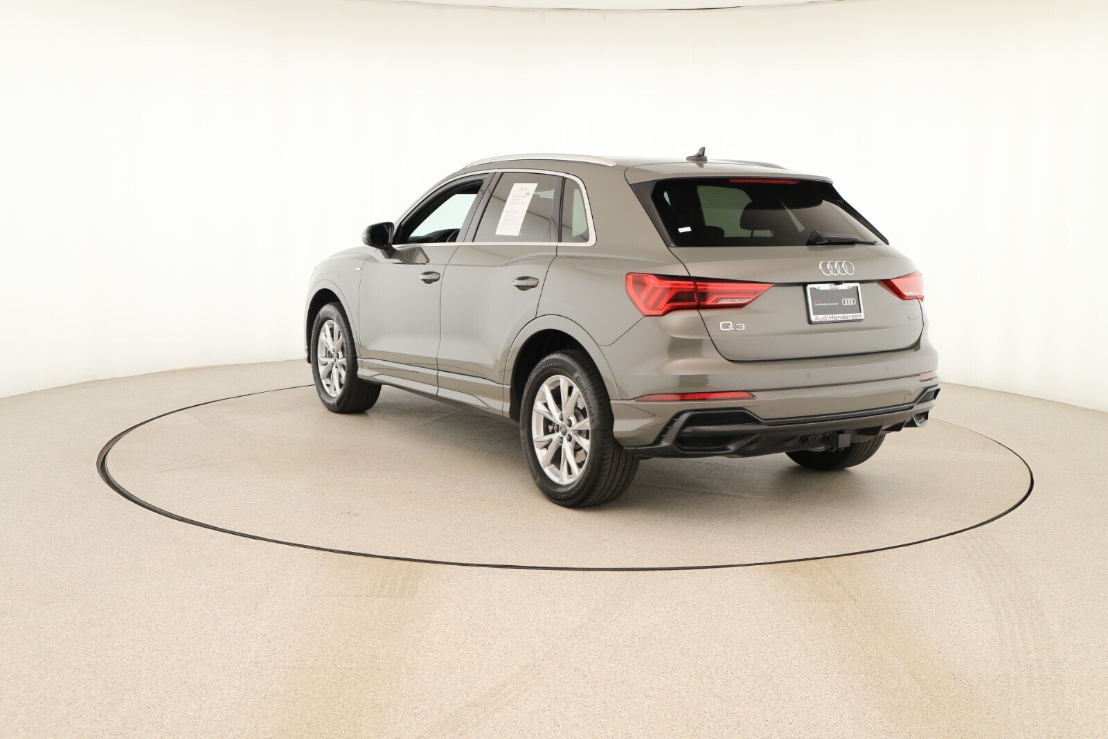 2022 Audi Q3 S line Premium Plus photo 4