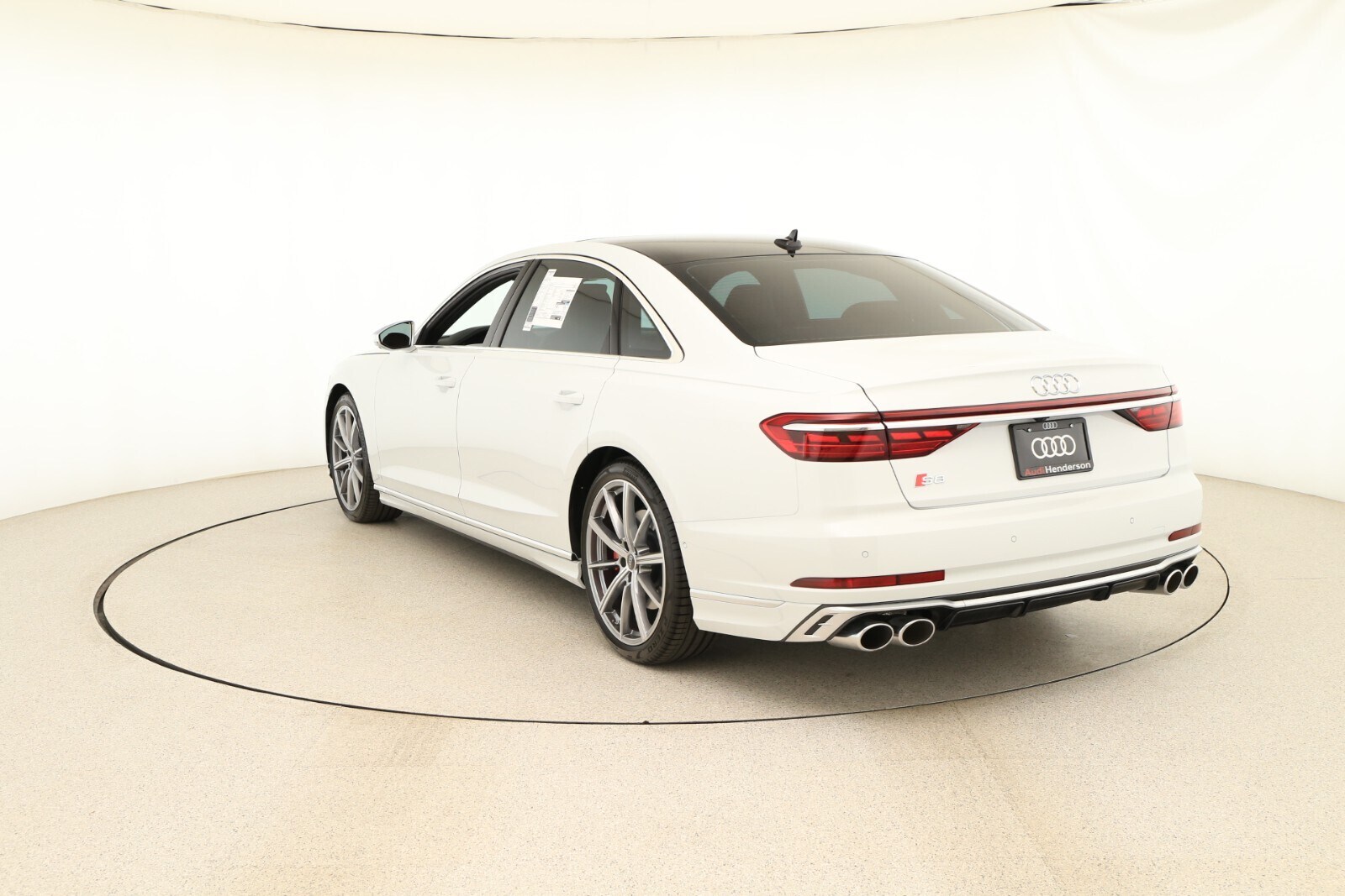 2025 Audi S8 photo 4