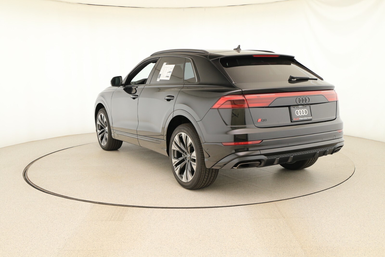 2025 Audi Q8 Premium Plus photo 4