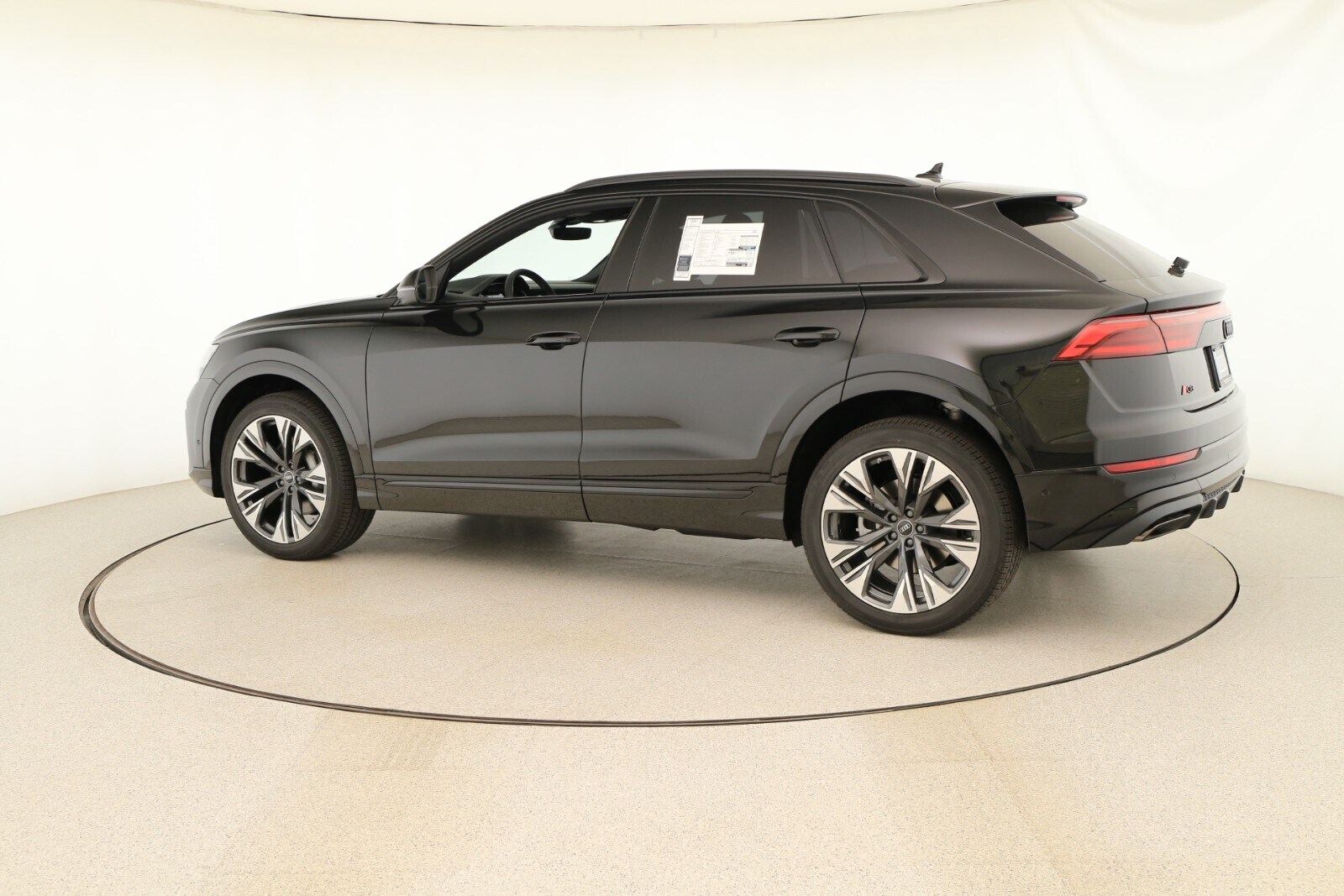 2025 Audi Q8 Premium Plus photo 3