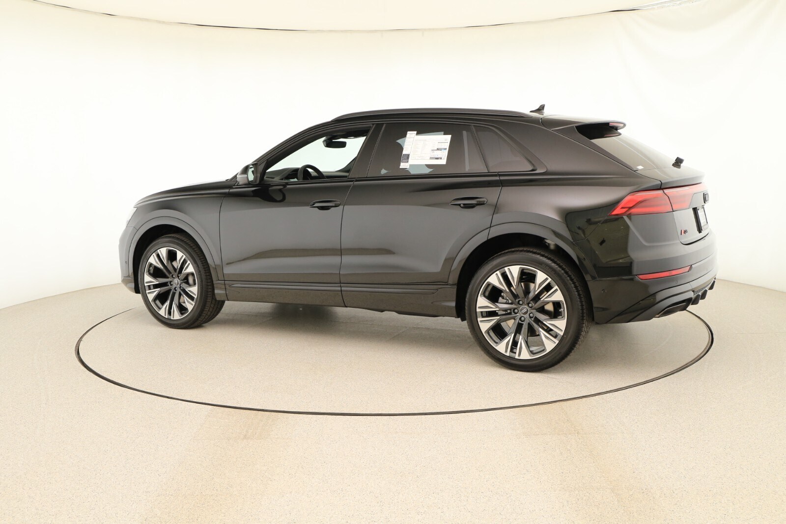 2025 Audi Q8 Premium Plus photo 3