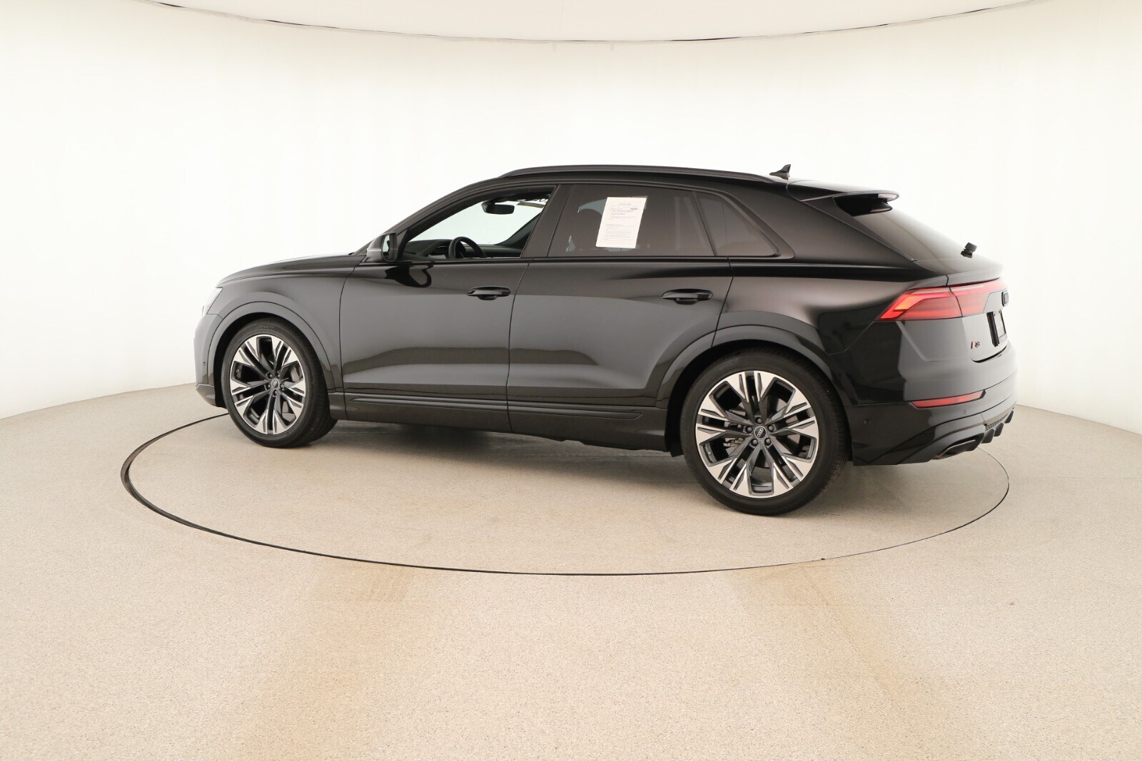 2025 Audi Q8 55 Prestige photo 3