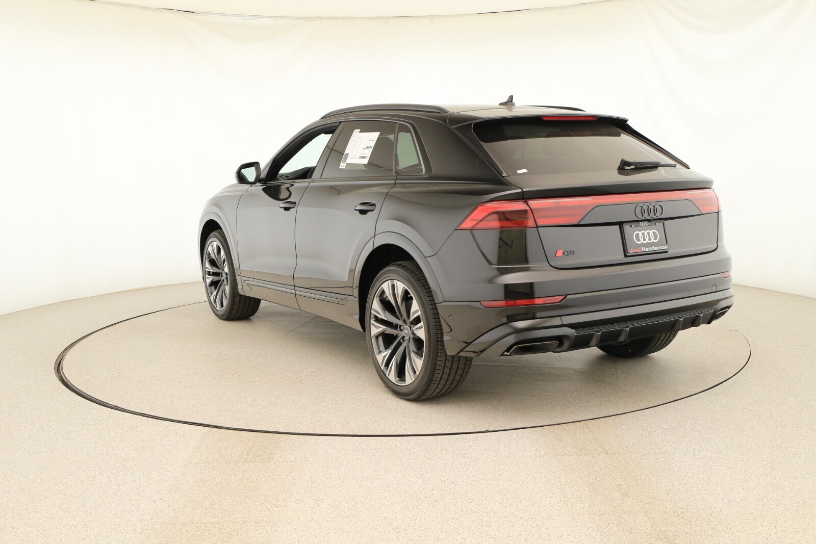 2025 Audi Q8 Premium Plus photo 3