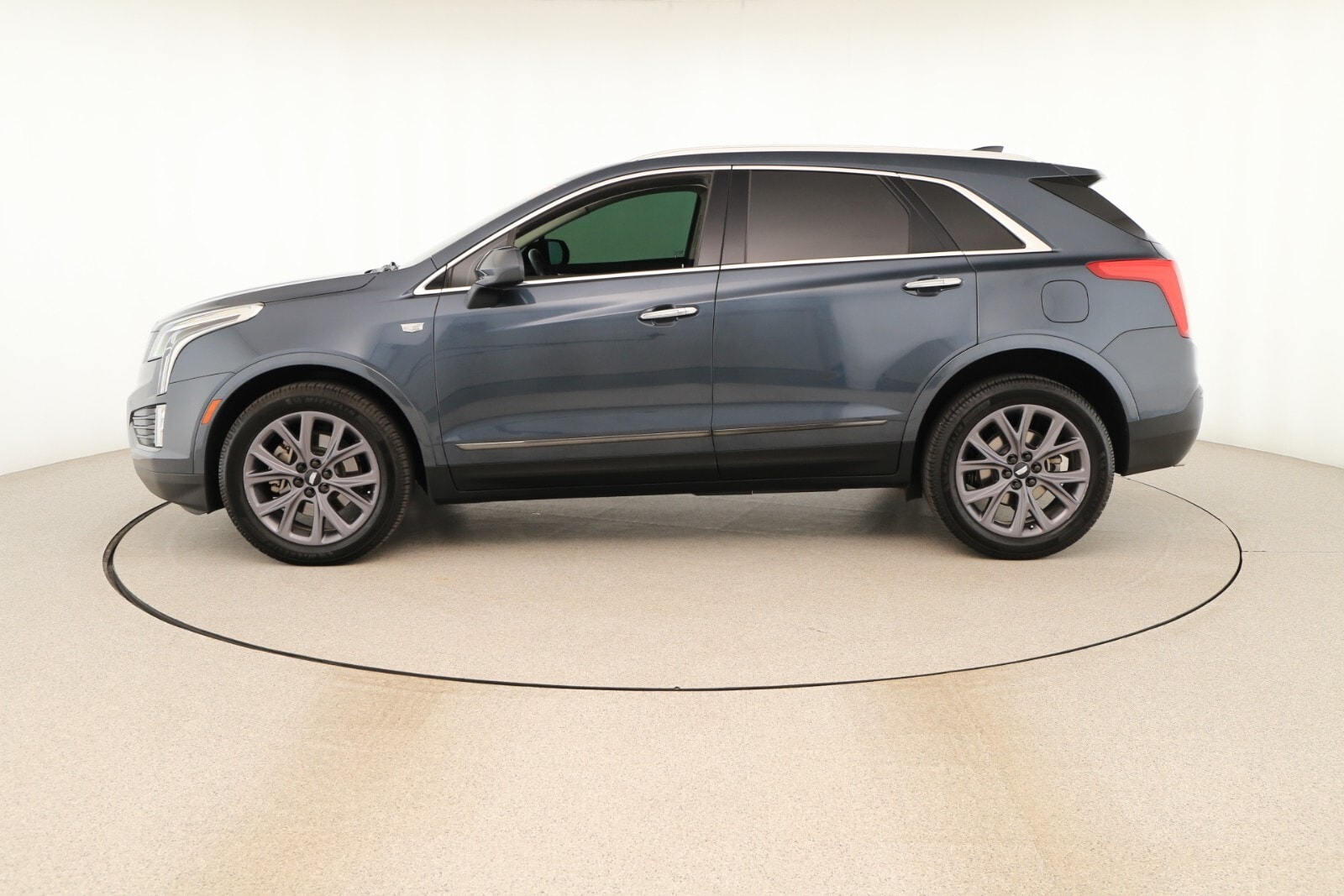 Used 2019 Cadillac XT5 Premium Luxury with VIN 1GYKNERS9KZ152606 for sale in Henderson, NV