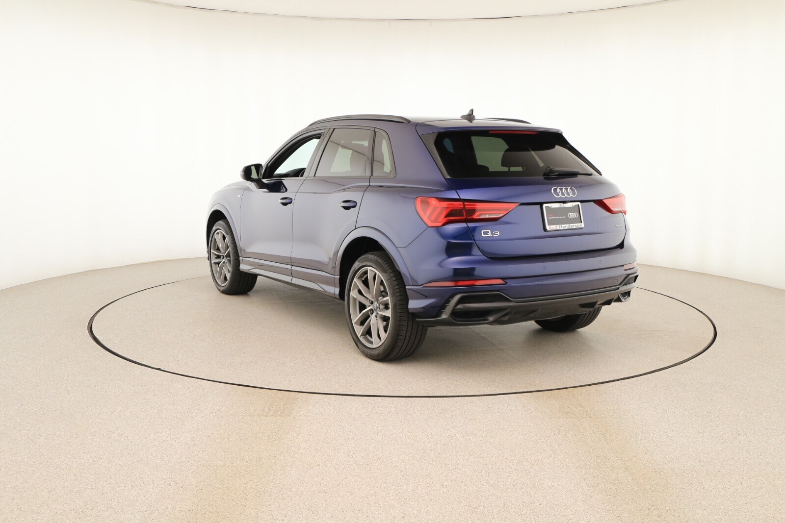 2022 Audi Q3 S line Premium photo 4