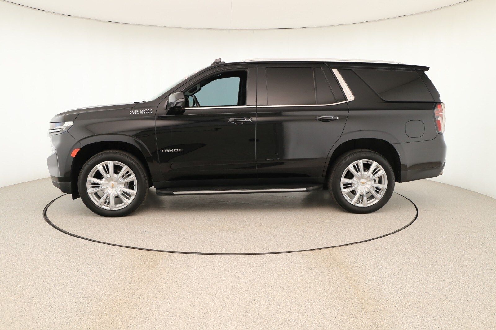 2021 Chevrolet Tahoe High Country photo 2