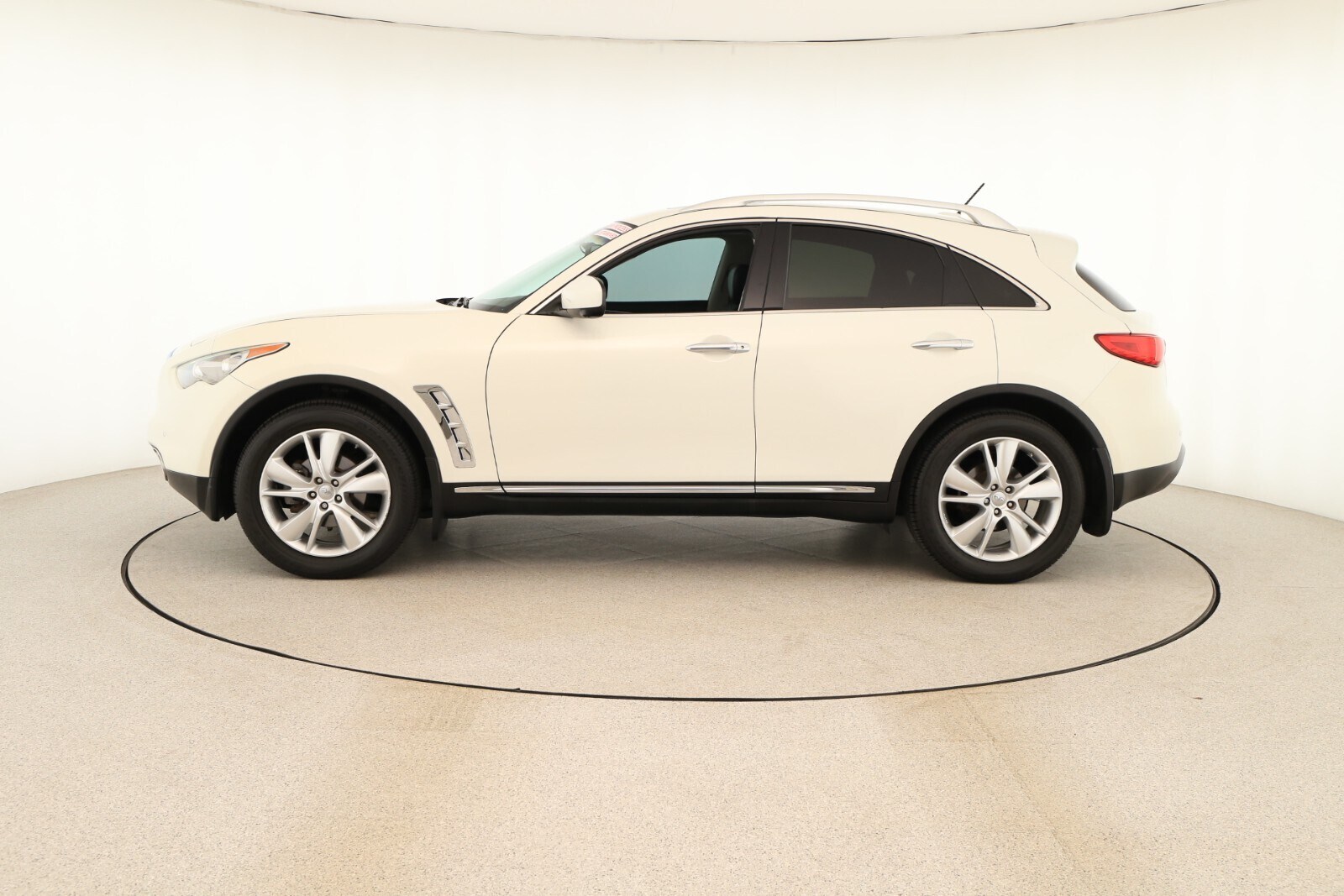 2012 Infiniti FX35 Base photo 2