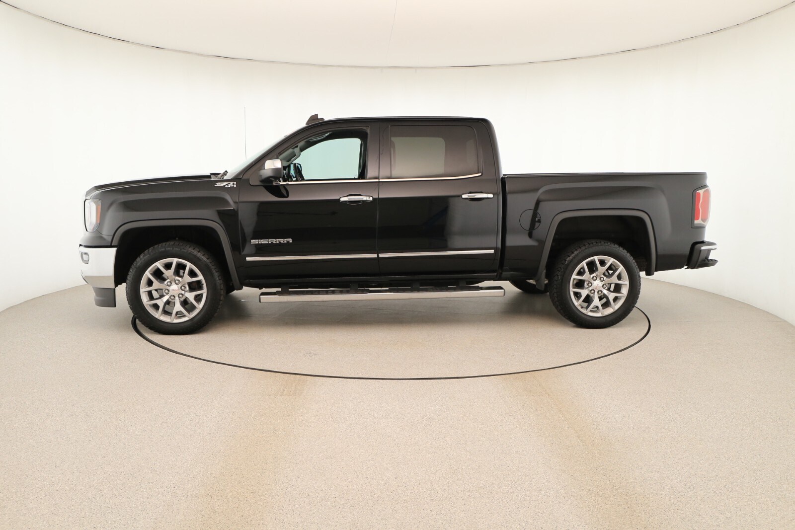 2017 Gmc Sierra 1500 SLT photo 2