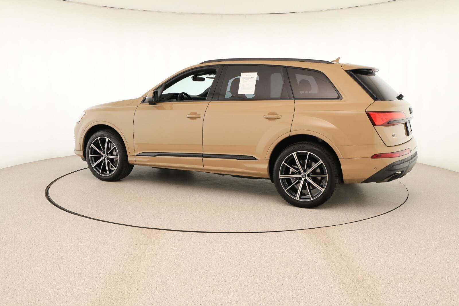 2025 Audi Q7 45 Premium Plus photo 3