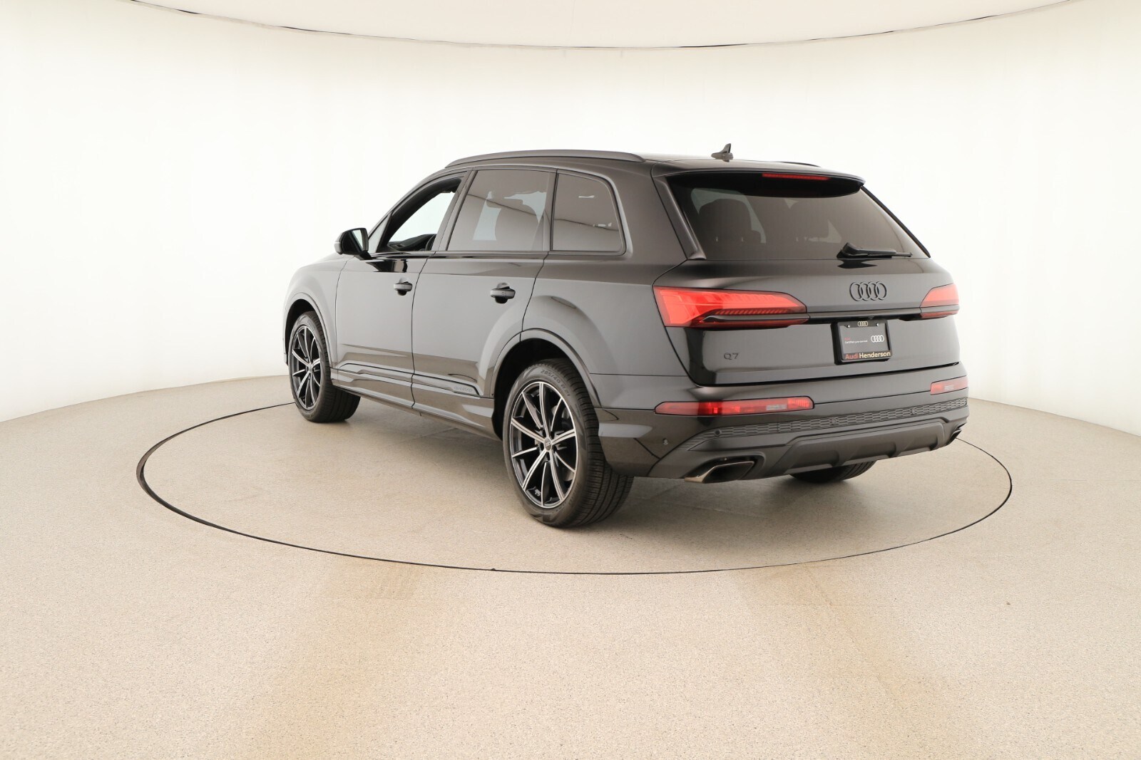 2025 Audi Q7 45 Premium Plus photo 4
