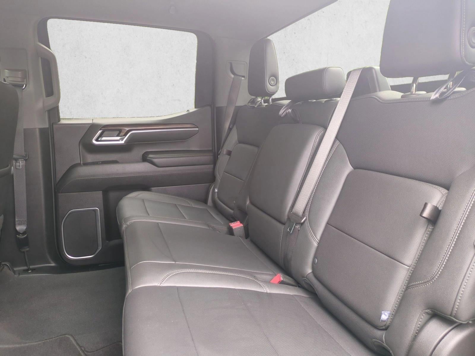 2025 GMC Sierra 1500 SLT - Photo 20