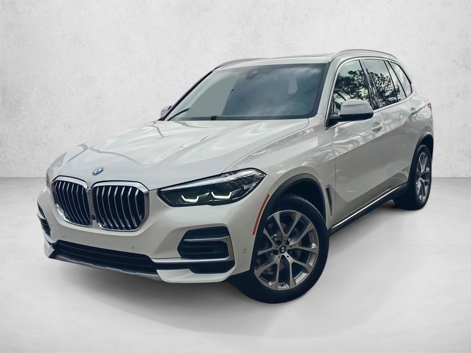 2022 BMW X5 40e's photo