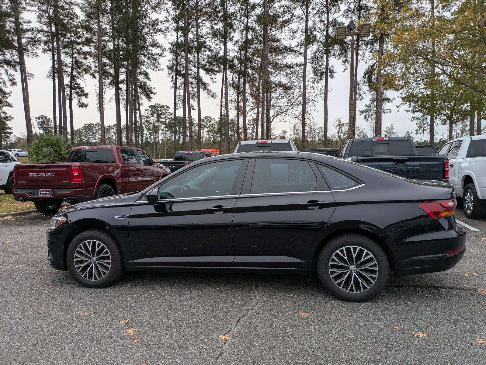 2019 Volkswagen Jetta SEL photo 3
