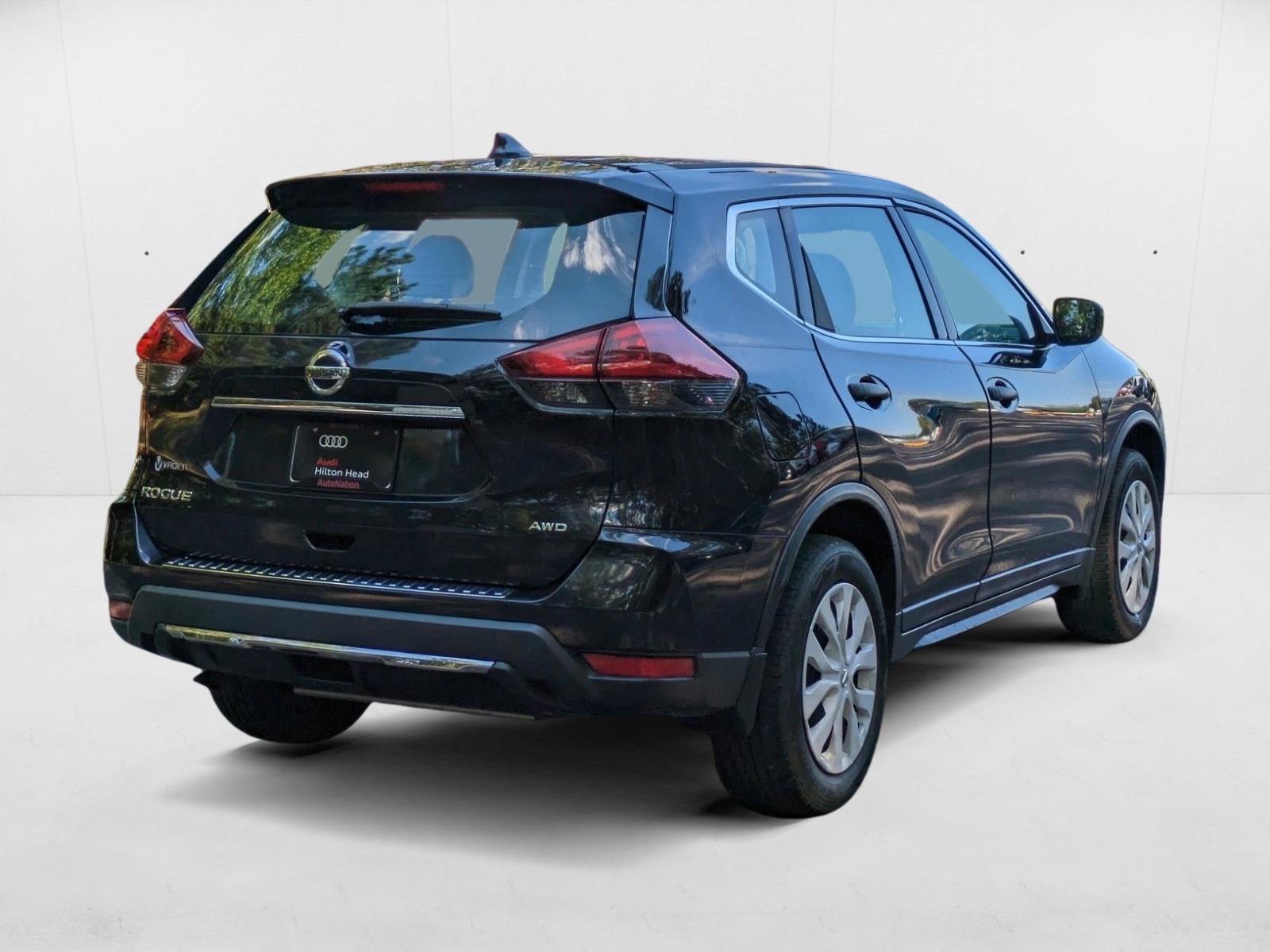 2018 Nissan Rogue S photo 2