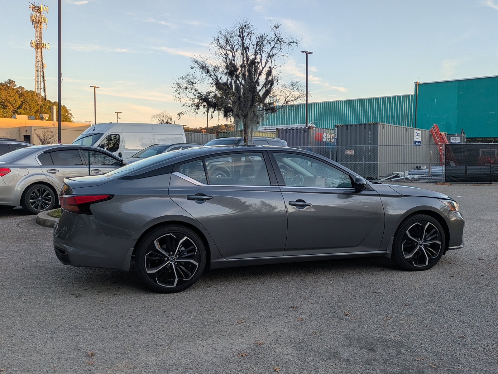 2024 Nissan Altima 2.5 SR photo 4