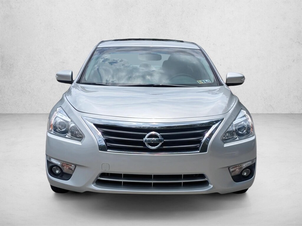 Used 2014 Nissan Altima 2.5 SV 4dr Car