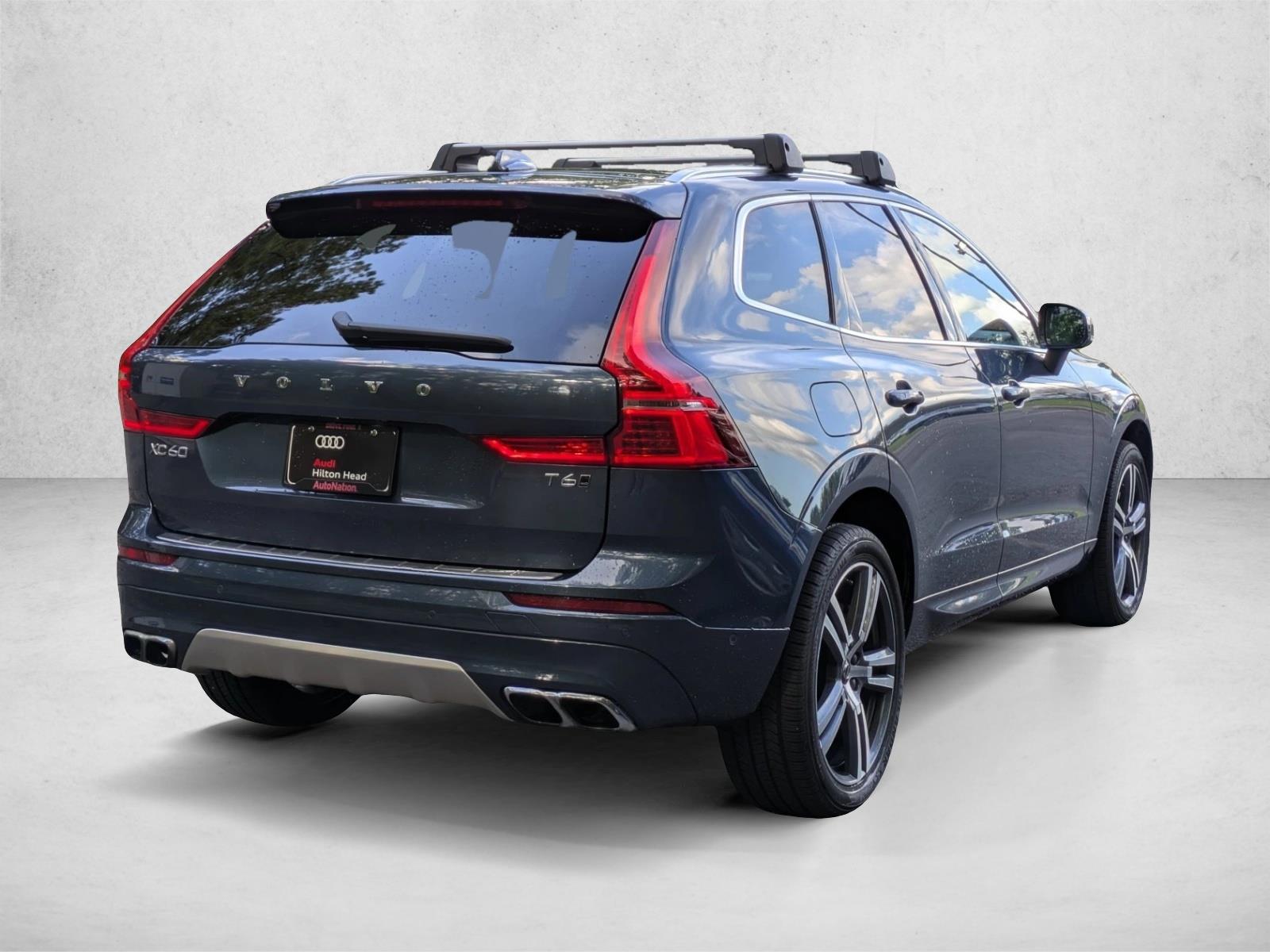 2019 Volvo XC60 Momentum photo 2