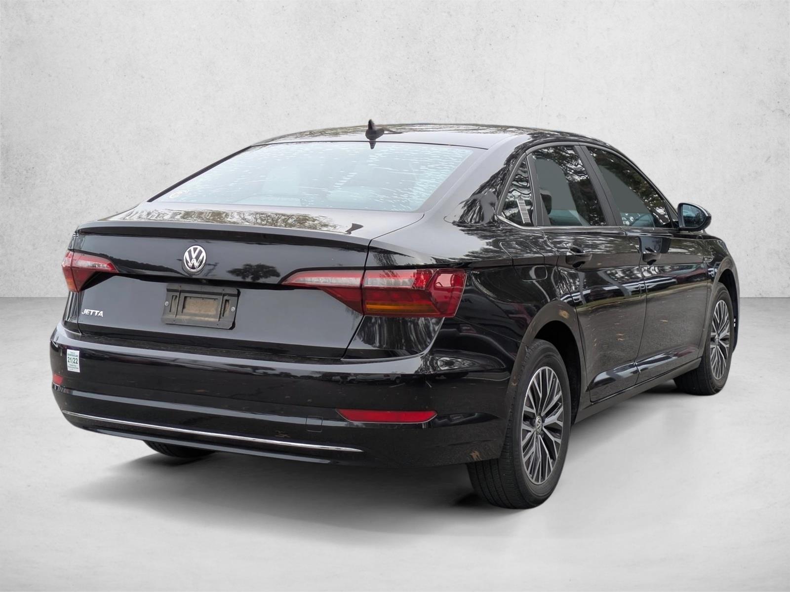 2019 Volkswagen Jetta SEL photo 2