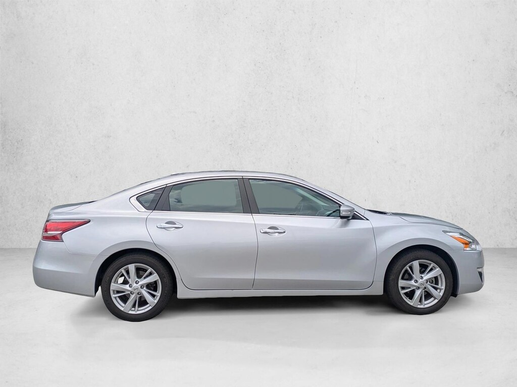 Used 2014 Nissan Altima 2.5 SV 4dr Car