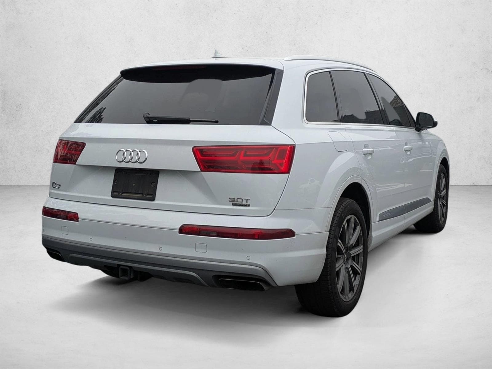 Used 2018 Audi Q7 Premium Plus with VIN WA1LAAF75JD019295 for sale in Hardeeville, SC