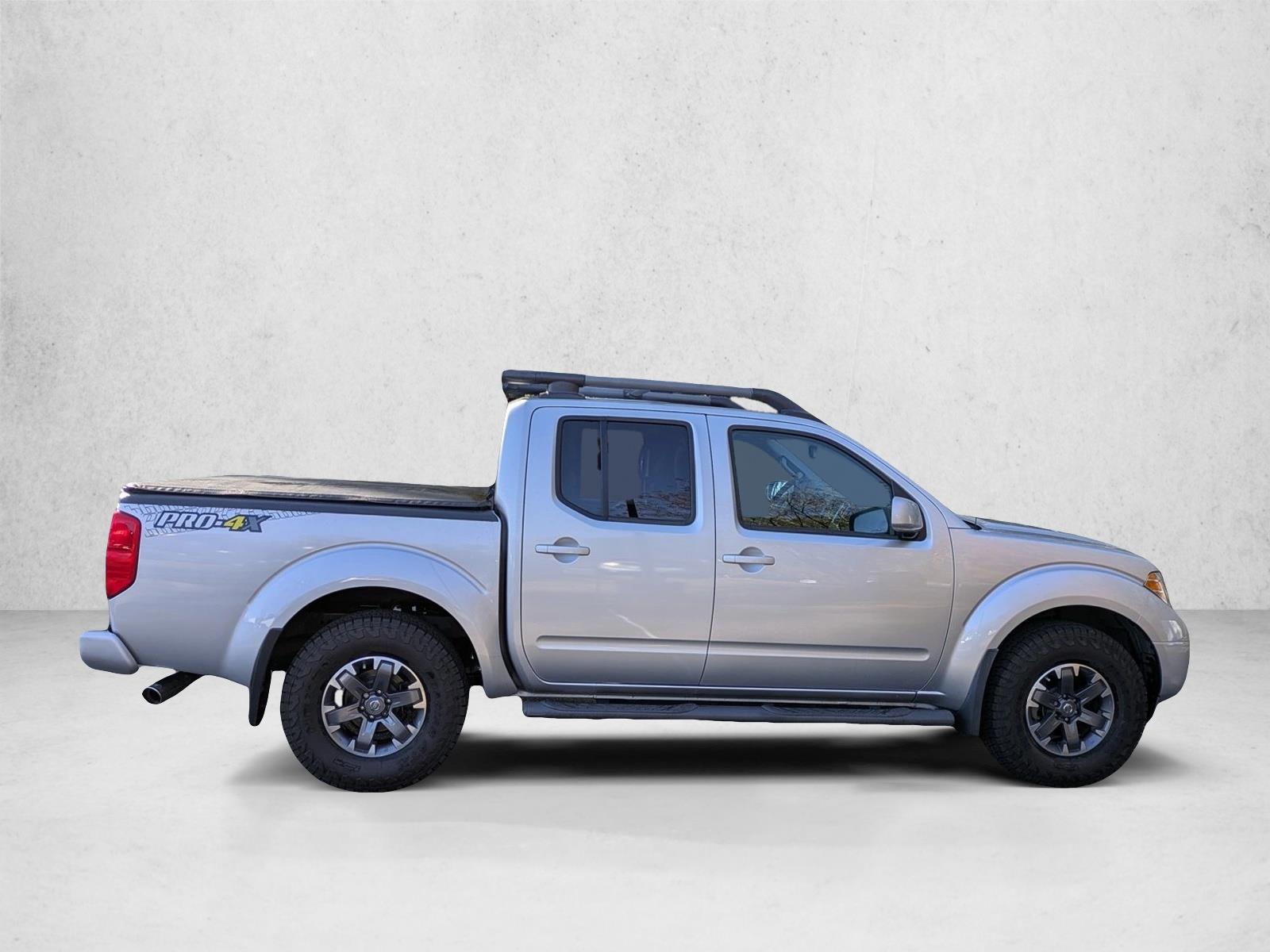 2014 Nissan Frontier PRO-4X Crew Cab photo 4