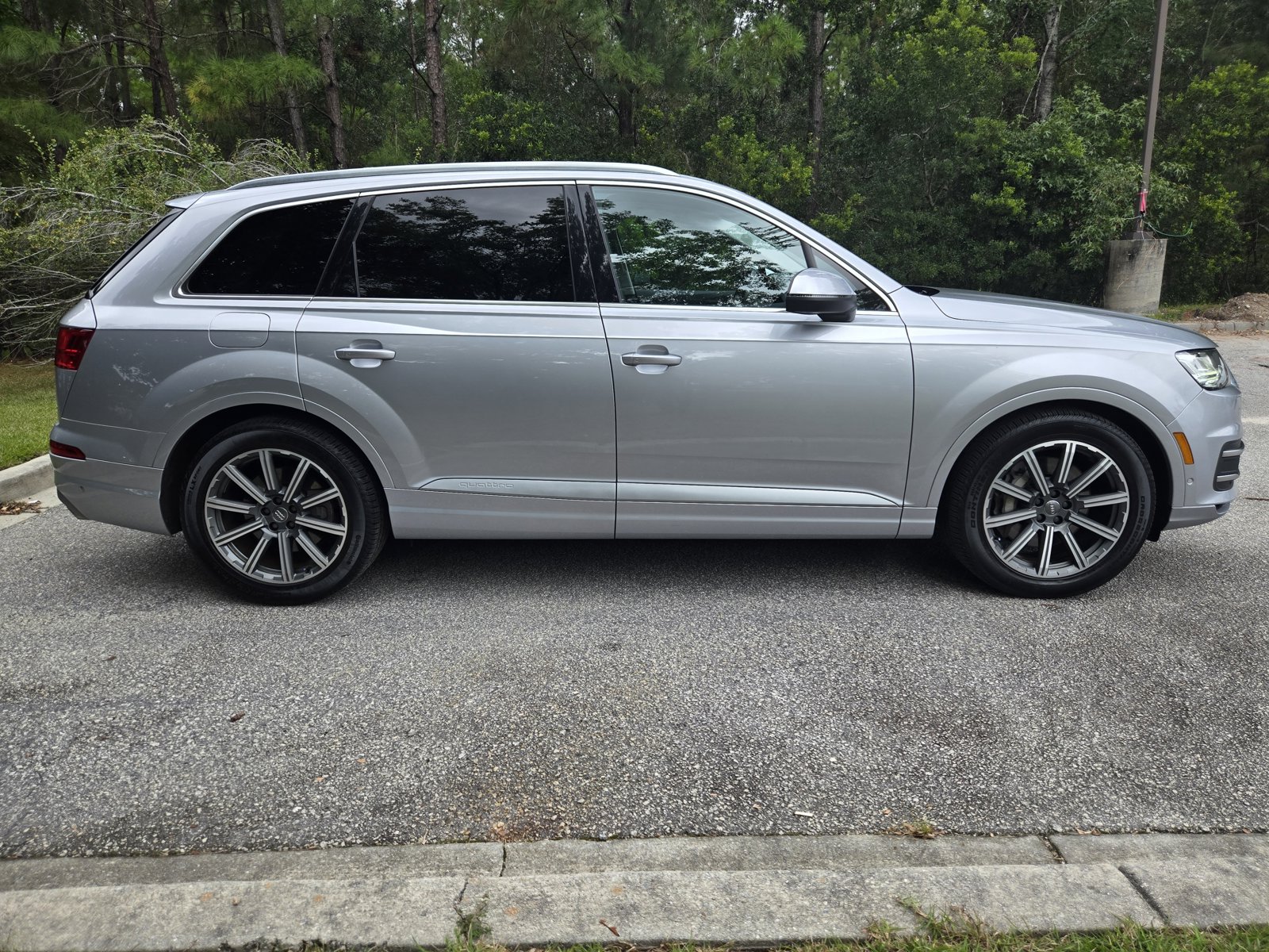 2019 Audi Q7 Premium Plus photo 2