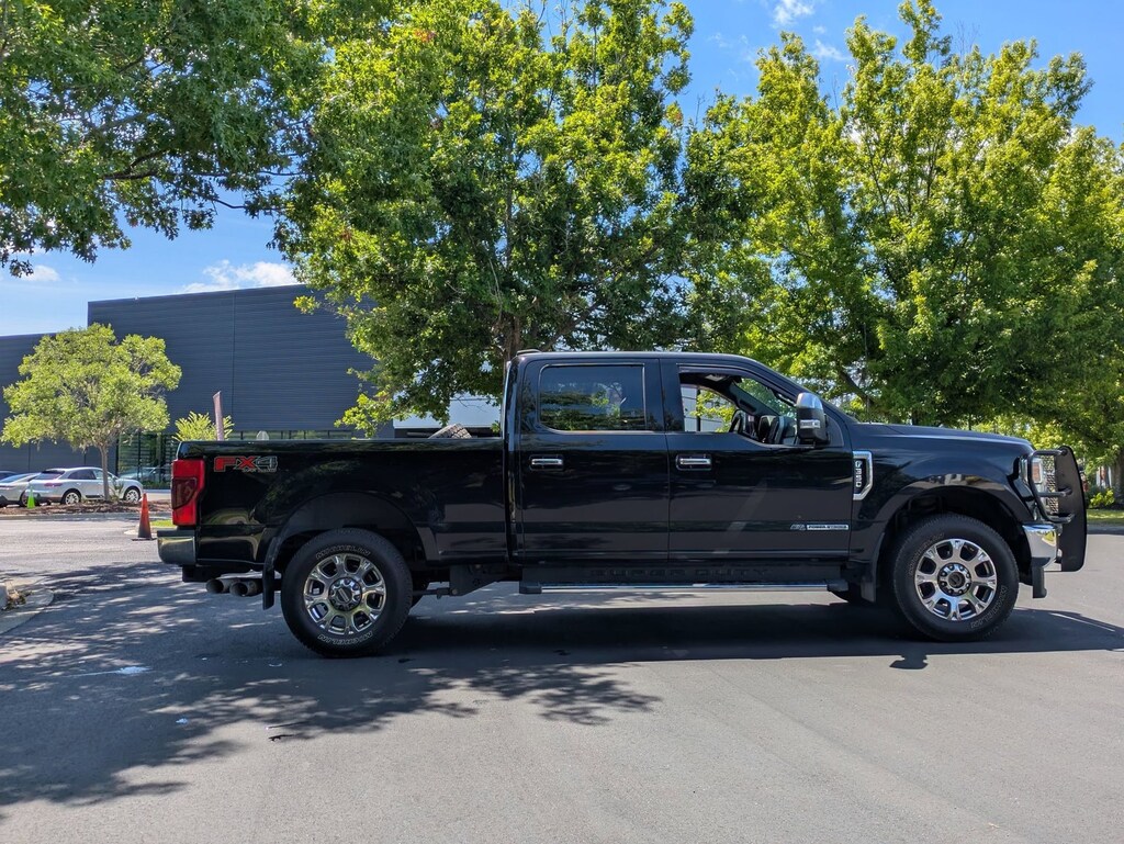 Used 2022 Ford F-350 LARIAT Crew Cab Pickup