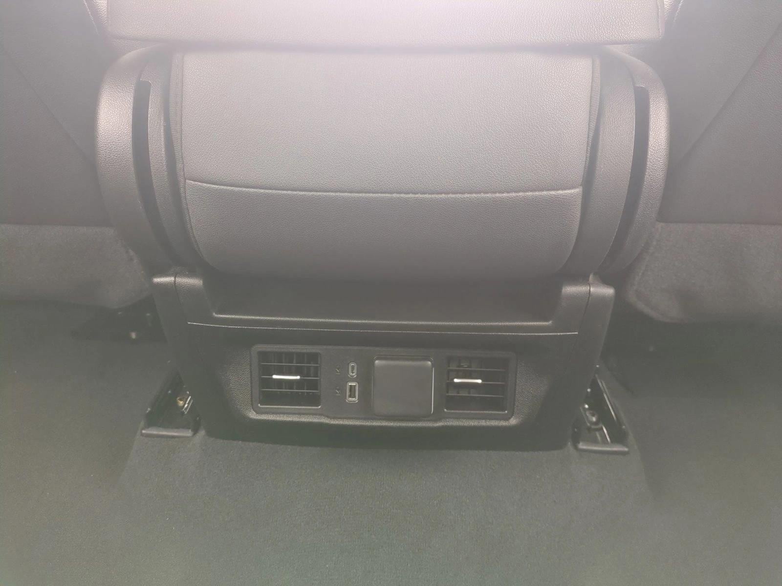 2025 GMC Sierra 1500 SLT - Photo 18