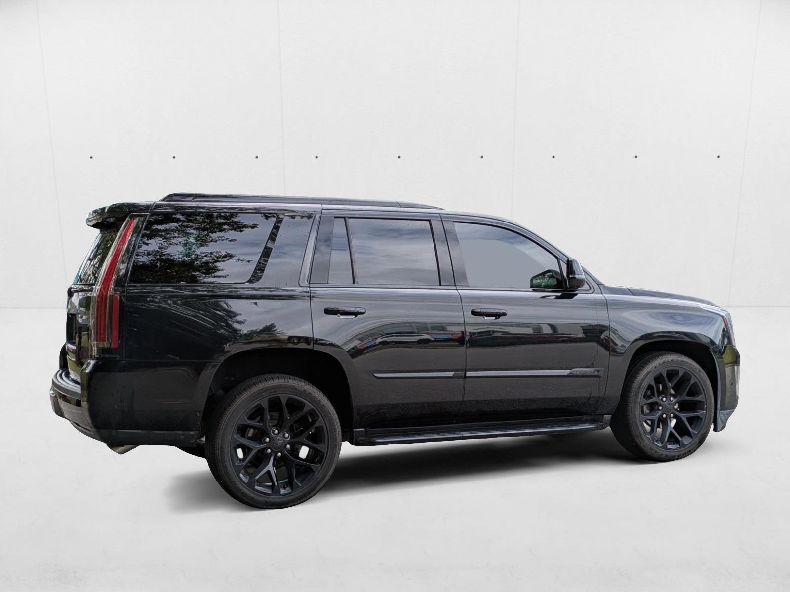 2019 Cadillac Escalade Luxury photo 2