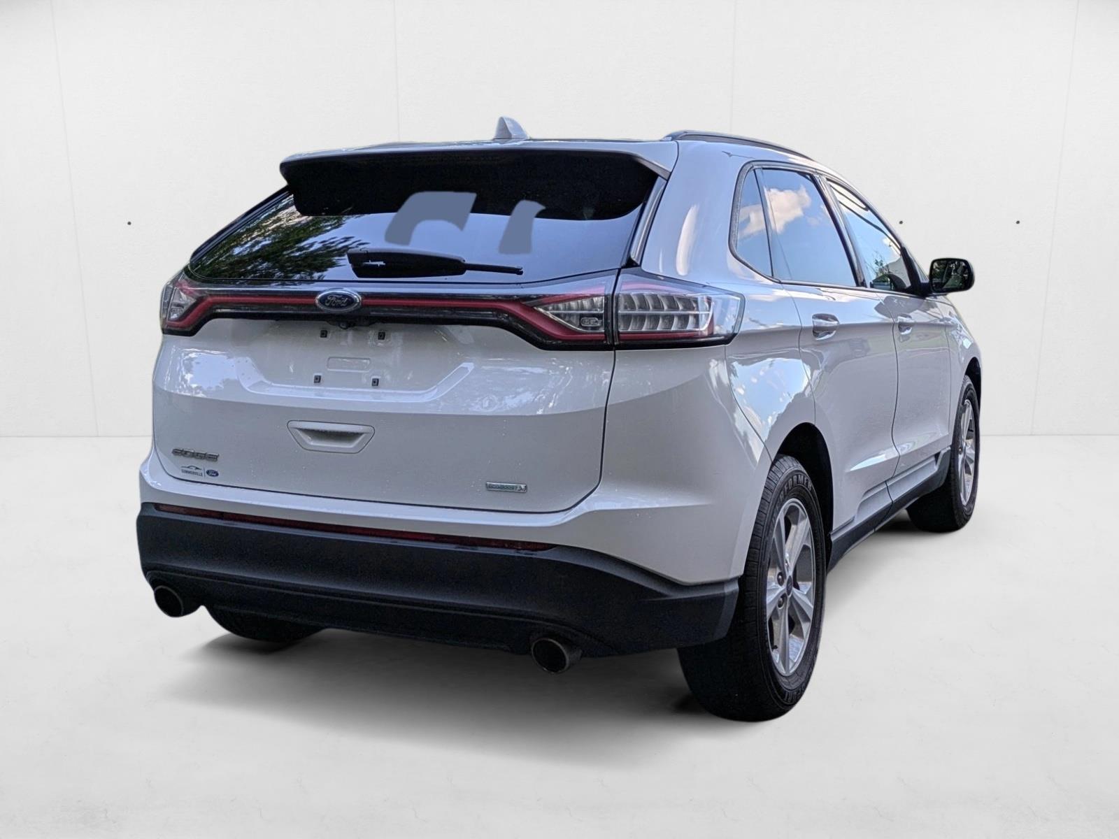 2017 Ford Edge SE Sport photo 2