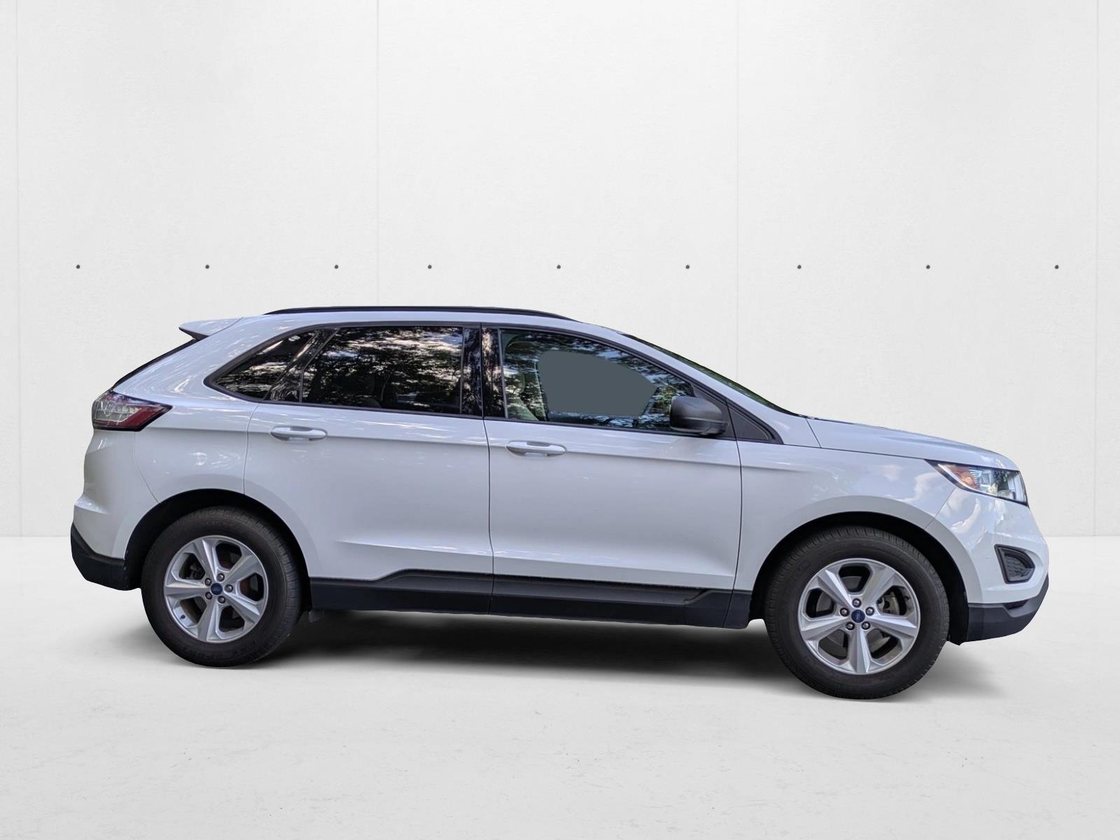 2017 Ford Edge SE Sport photo 3