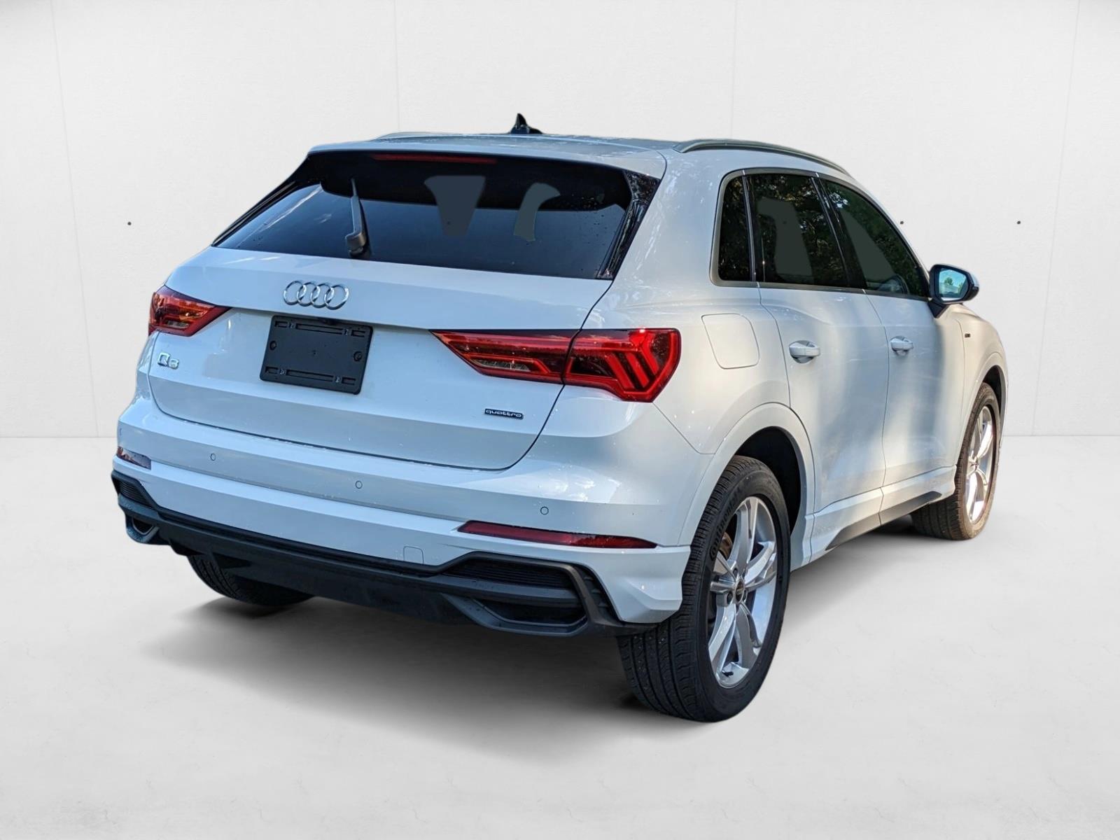 2024 Audi Q3 S line Premium Plus photo 2
