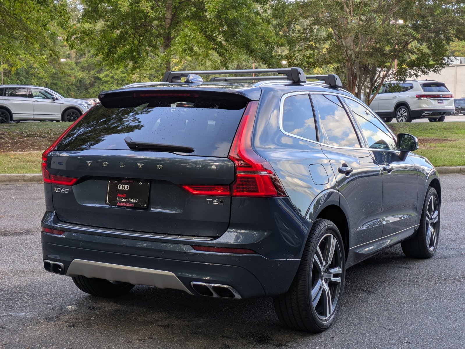 2019 Volvo XC60 Momentum photo 2