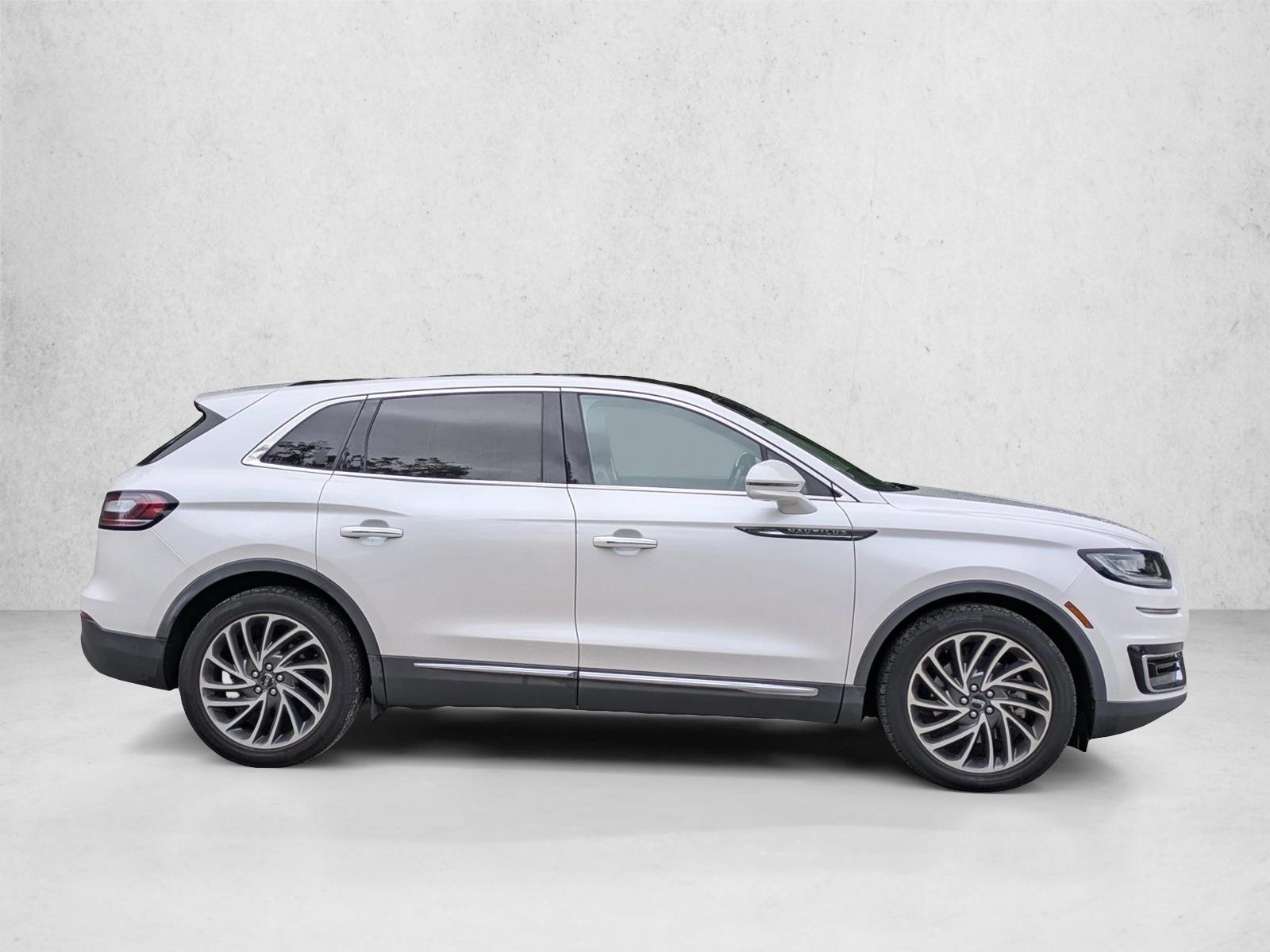 2019 Lincoln Nautilus Reserve photo 4