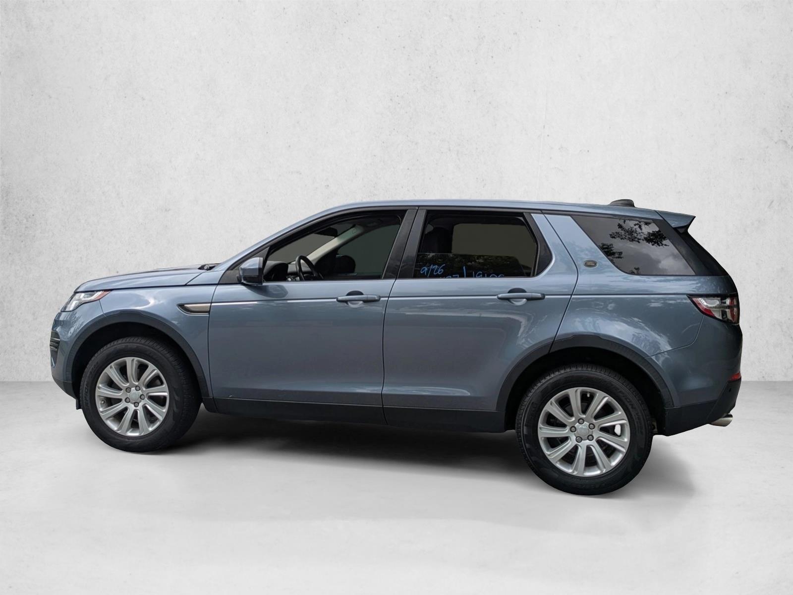 2019 Land Rover Discovery Sport SE photo 3