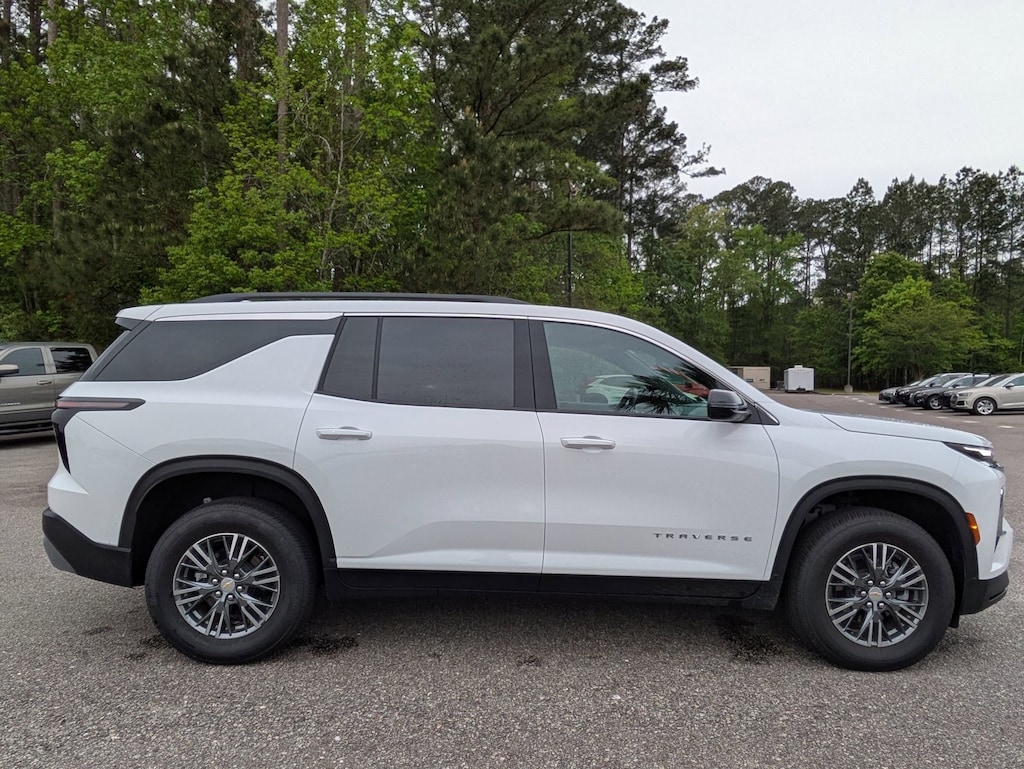 Used 2026 Chevrolet Traverse FWD LT Sport Utility