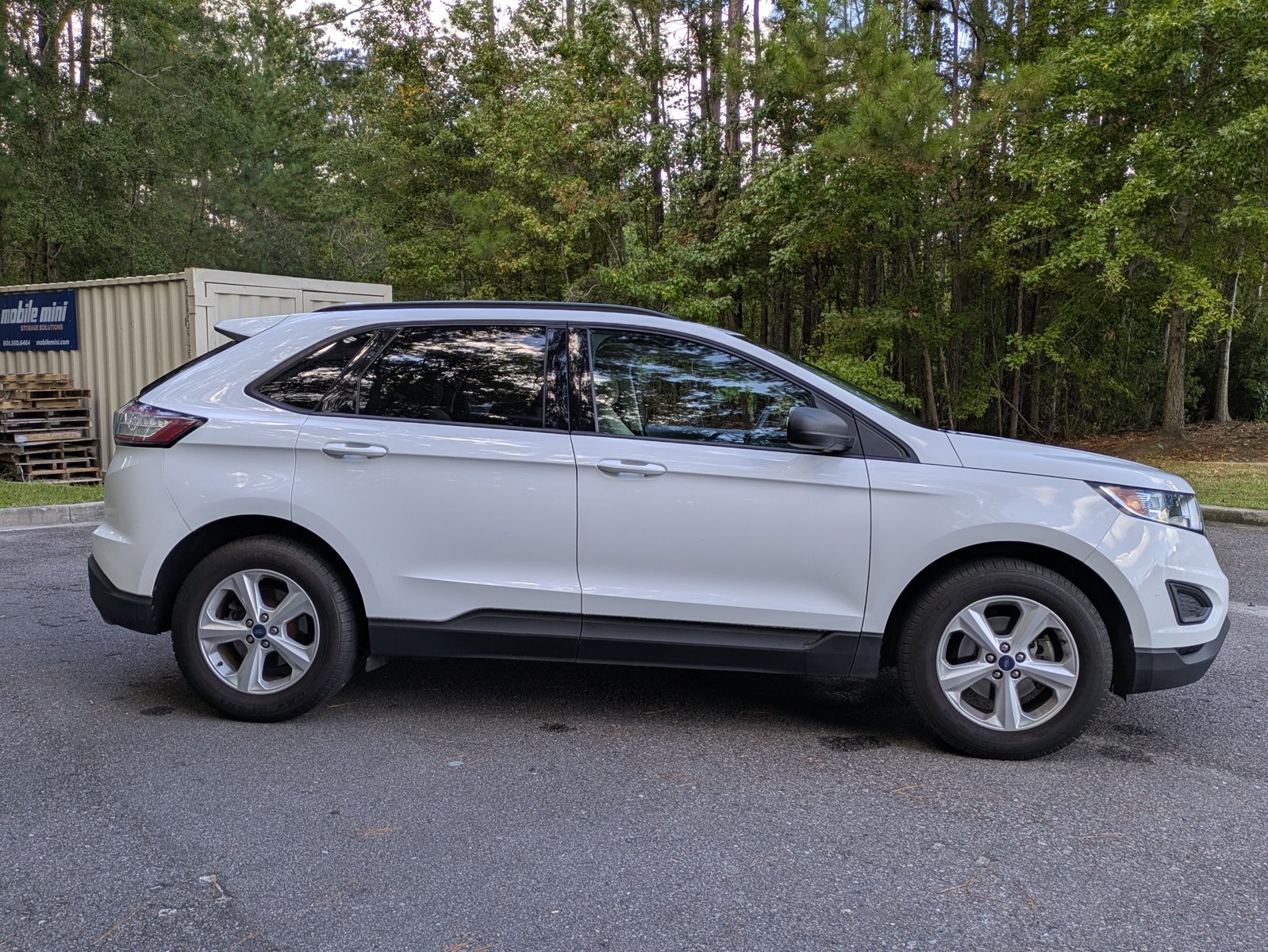 2017 Ford Edge SE Sport photo 3