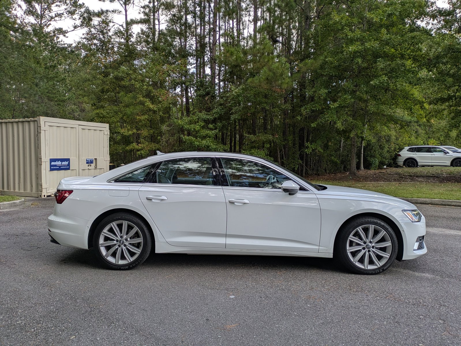 2020 Audi A6 Premium Plus photo 2