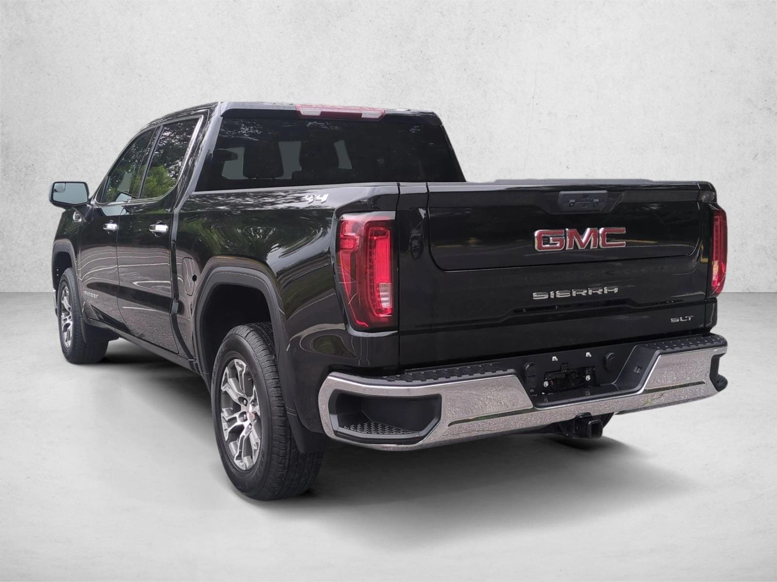 2025 GMC Sierra 1500 SLT - Photo 8