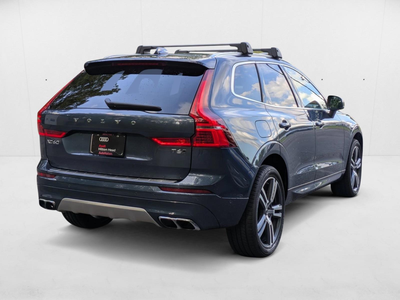 2019 Volvo XC60 Momentum photo 2