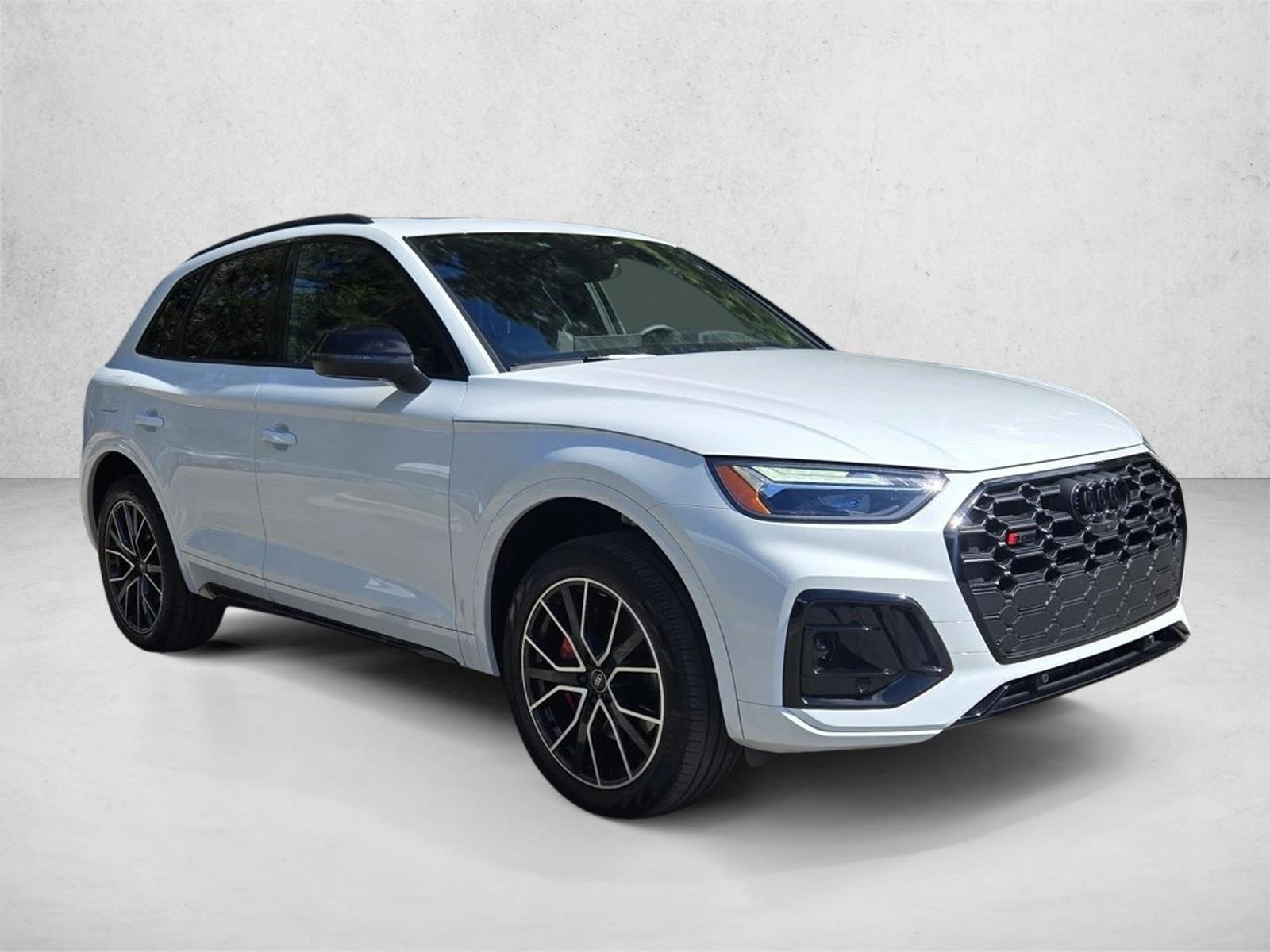 2025 Audi SQ5 Premium Plus photo 3