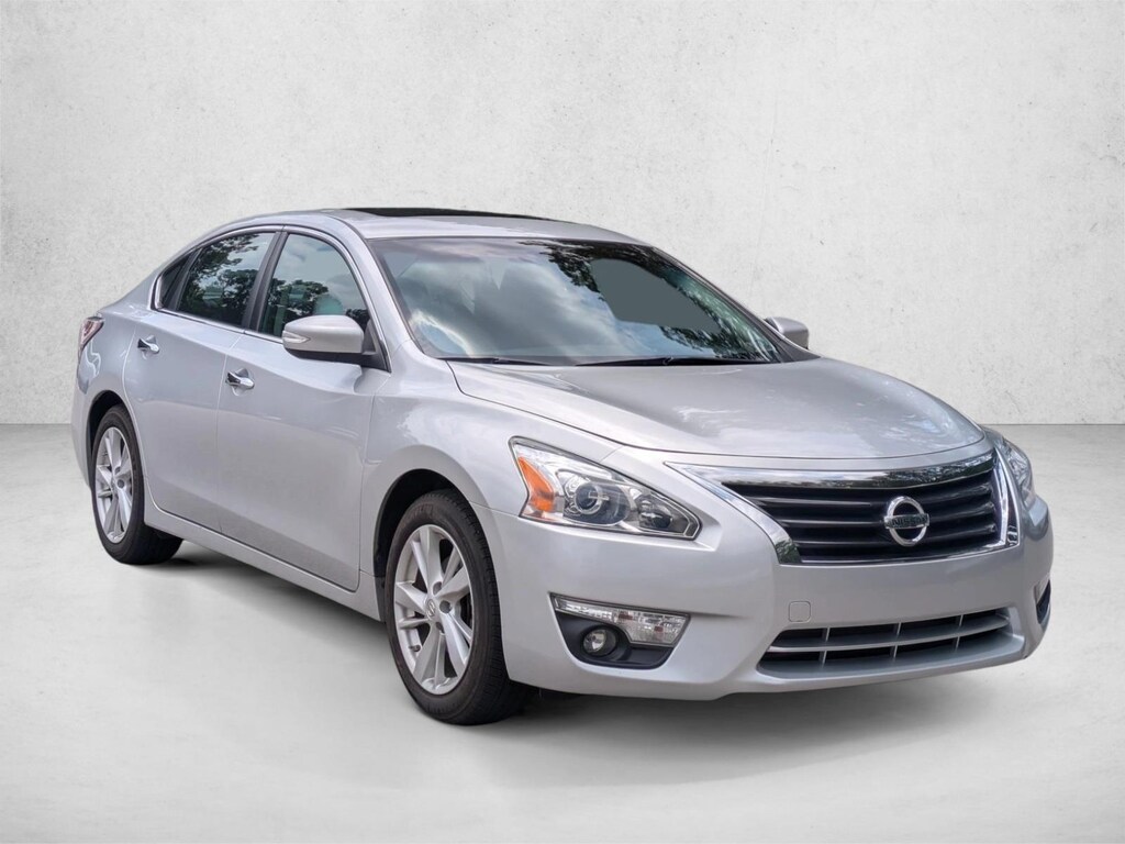 Used 2014 Nissan Altima 2.5 SV 4dr Car