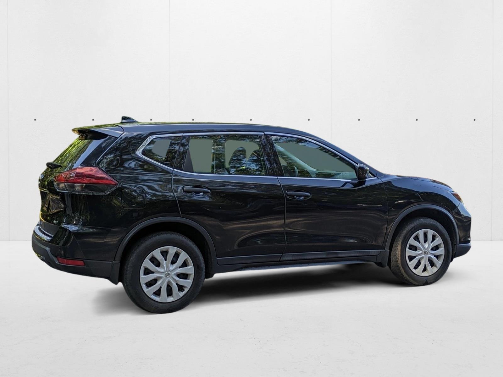 2018 Nissan Rogue S photo 3